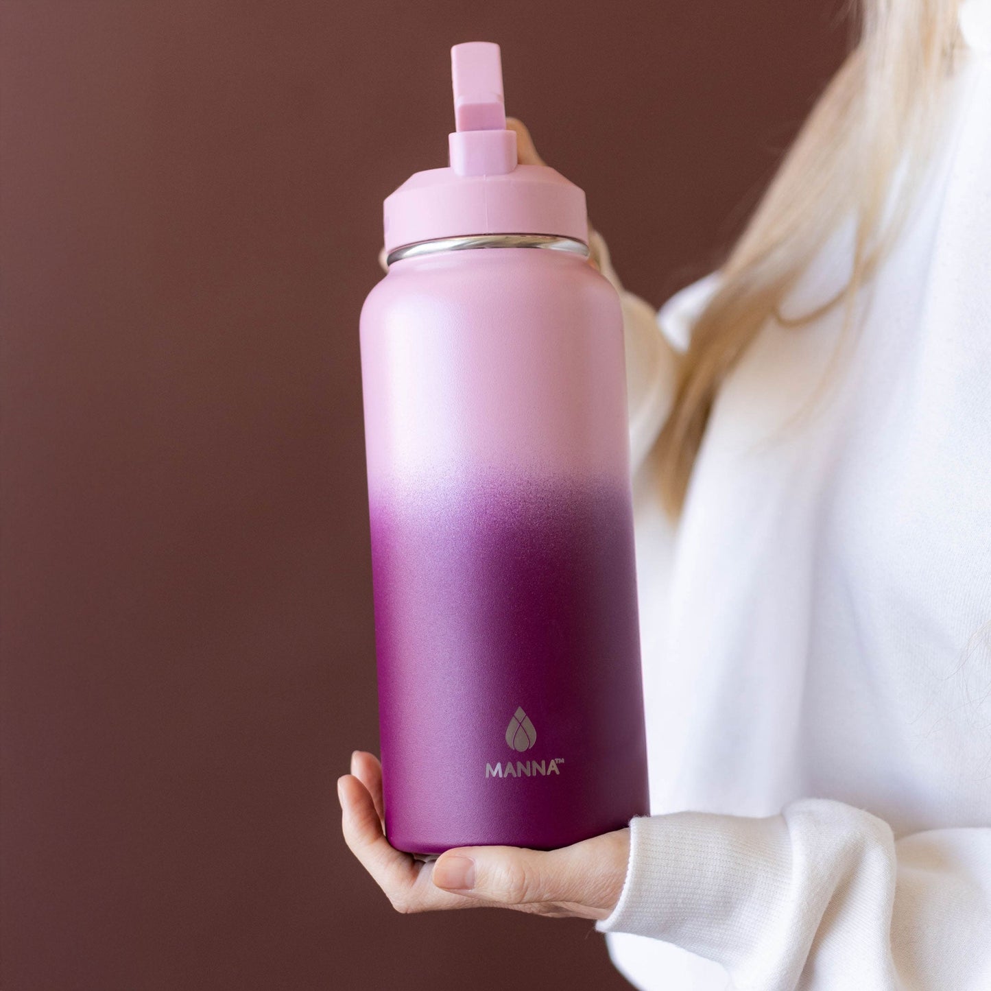 32-oz-powel-bottle-a2 32_Manna_Website_Lifestyles-2.jpg